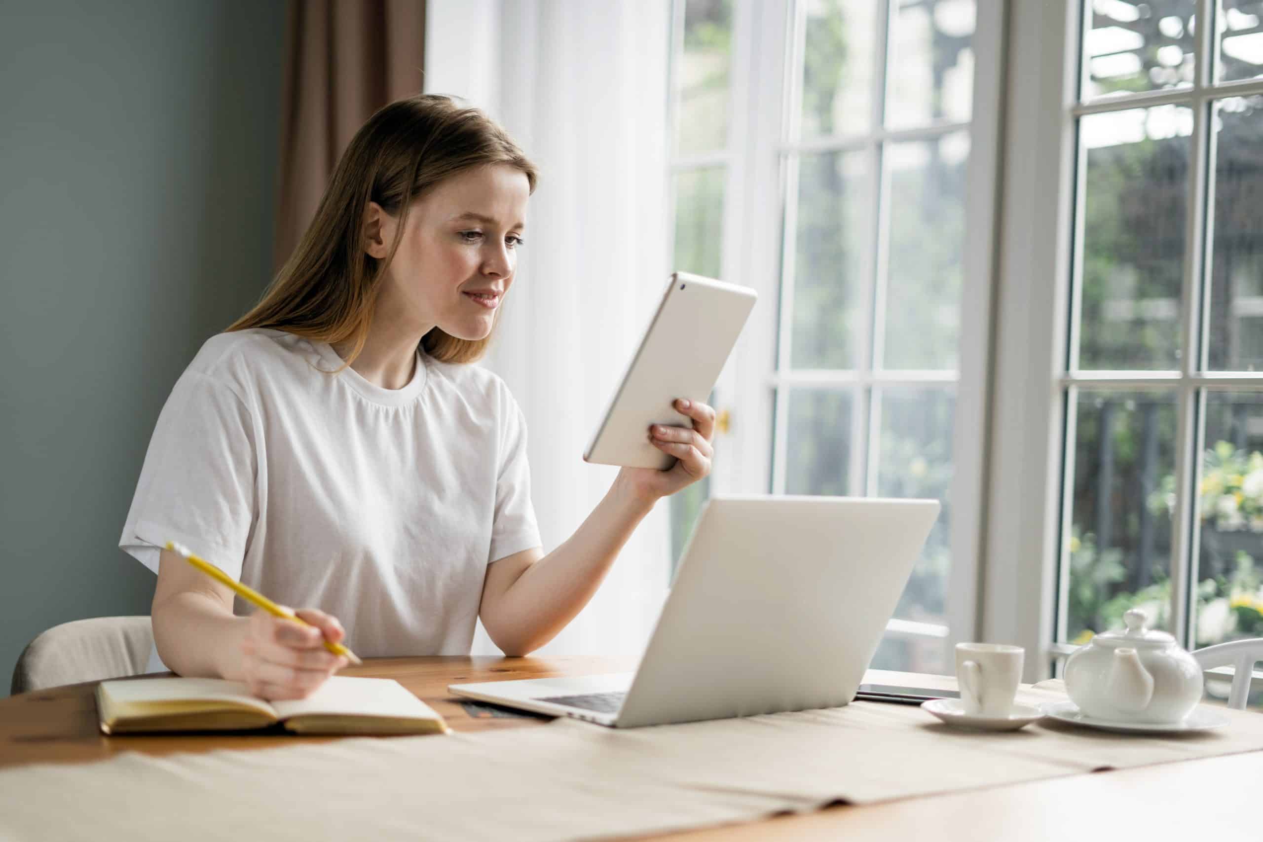 Orienta tu futuro profesional con nuestra guía sobre los mejores Másters para trabajadores sociales.