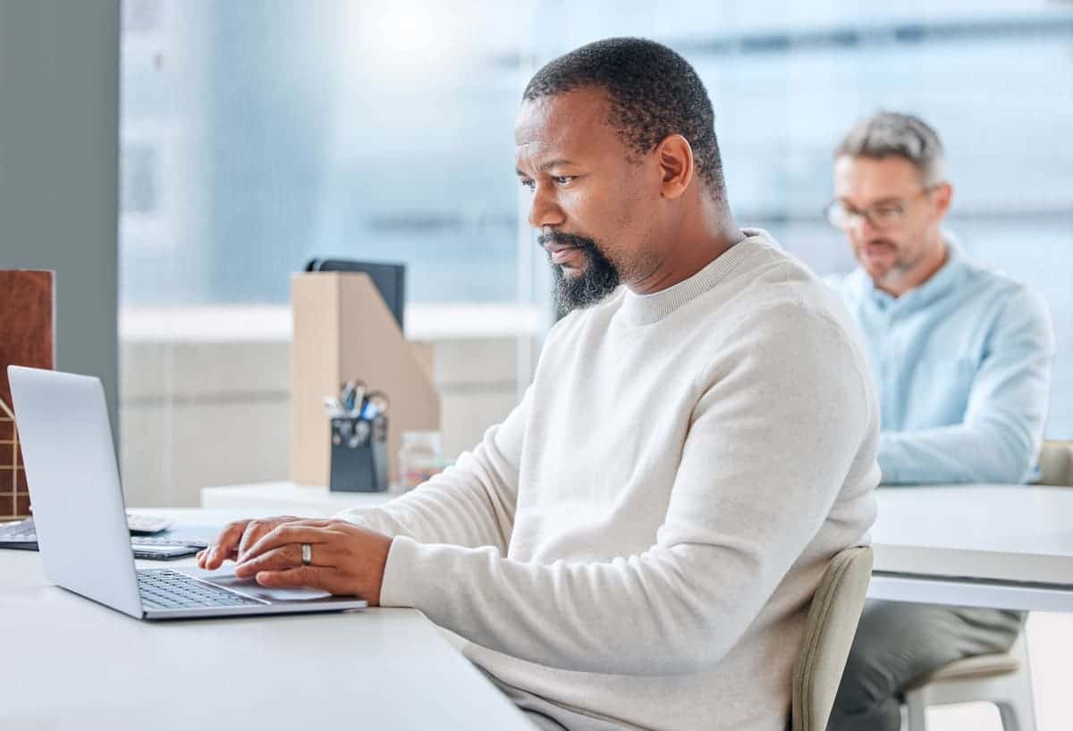 Importancia de la Orientación Laboral para Personas Mayores de 50 Años en Riesgo de Exclusión