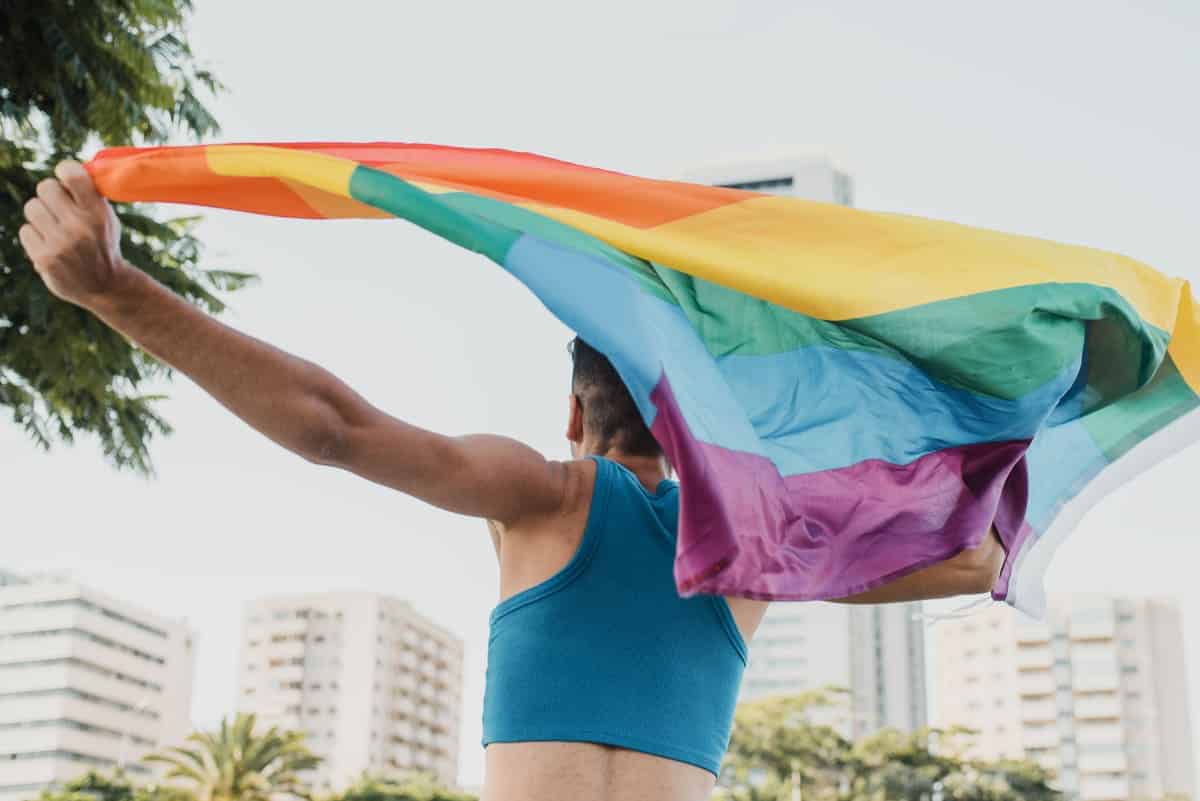 Importancia de la Terapia Familiar para Familias con Miembros LGBTQ+