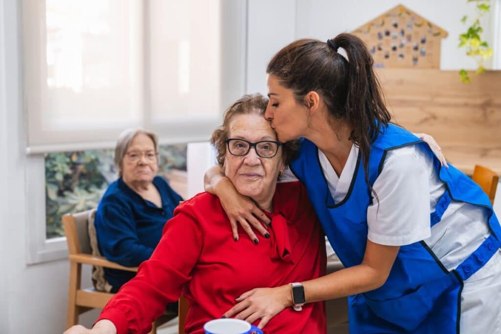 Atención a la dependencia: dignificar el cuidado