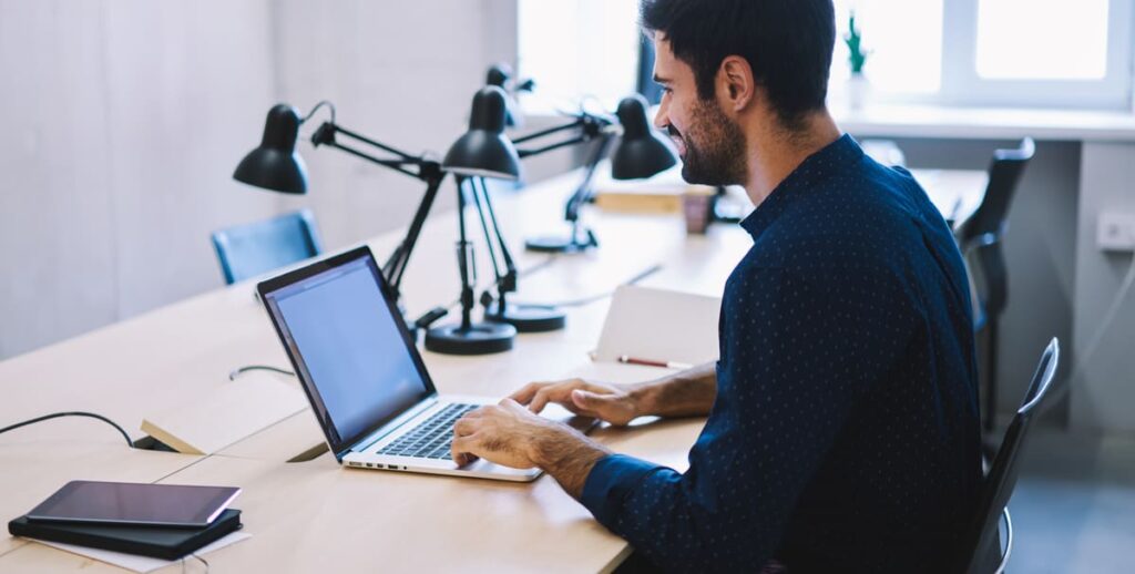 Áreas temáticas que debe incluir un máster en gestión sociosanitaria