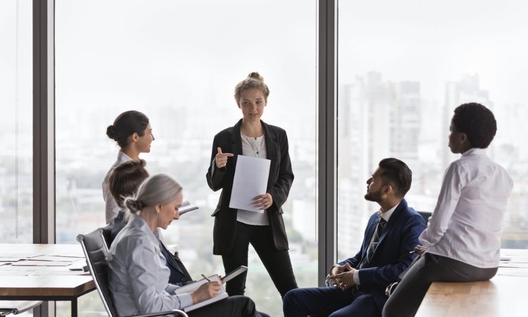 Principales técnicas de escucha activa para coaches profesionales