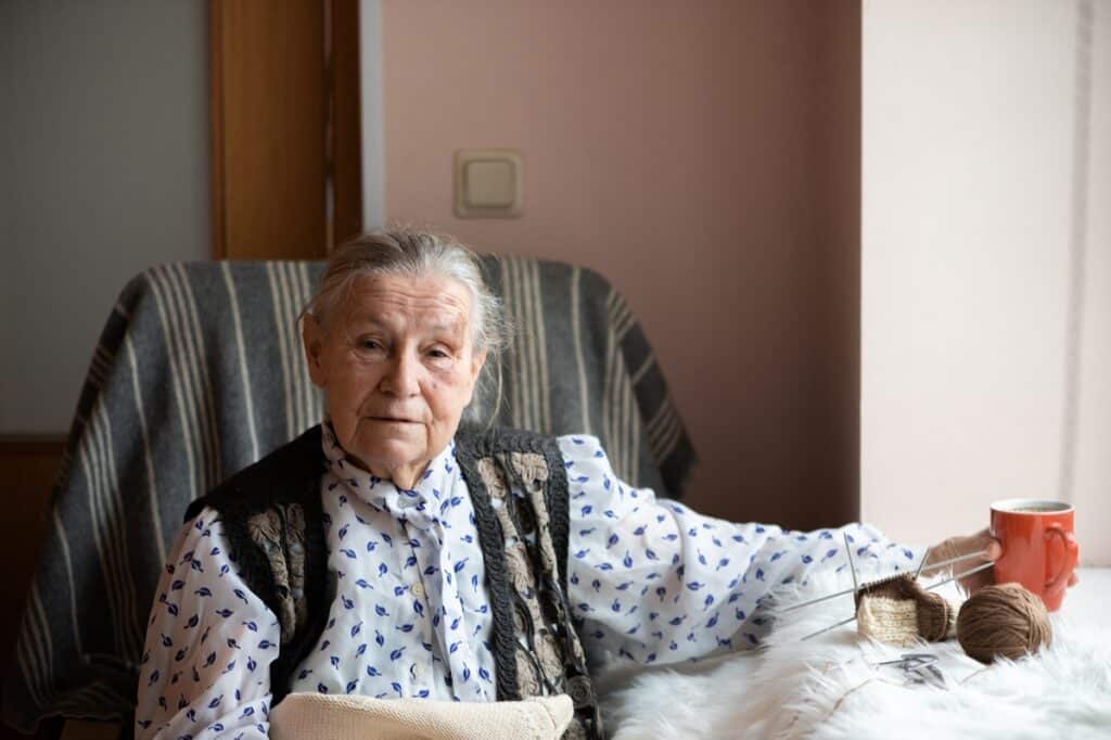 enfoque biopsicosocial en la atención a la dependencia y sus dimensiones.