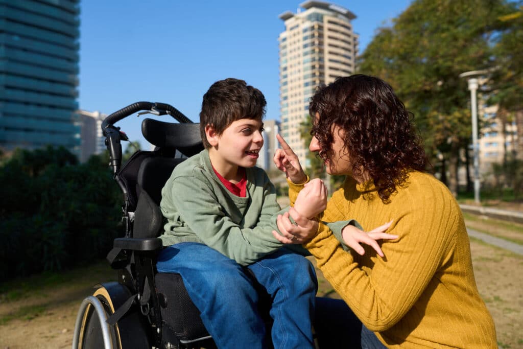 niño con necesidad de atención a la discapacidad