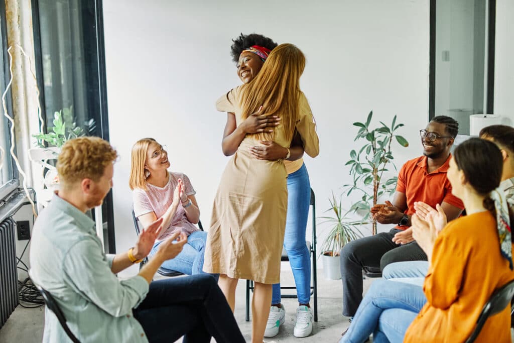 Sesión grupal de coaching emocional para el desarrollo de habilidades personales